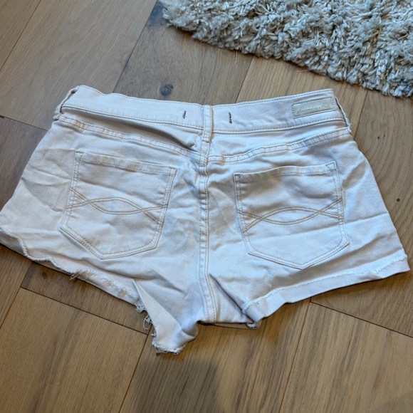 Abercrombie & Fitch Women's Short Size 27/2 Light Pink - Picture 2 of 5
